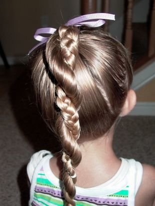 Прически для девочек на длинные волосы, детская прическа на выпускной "два в одном" - коса и канат